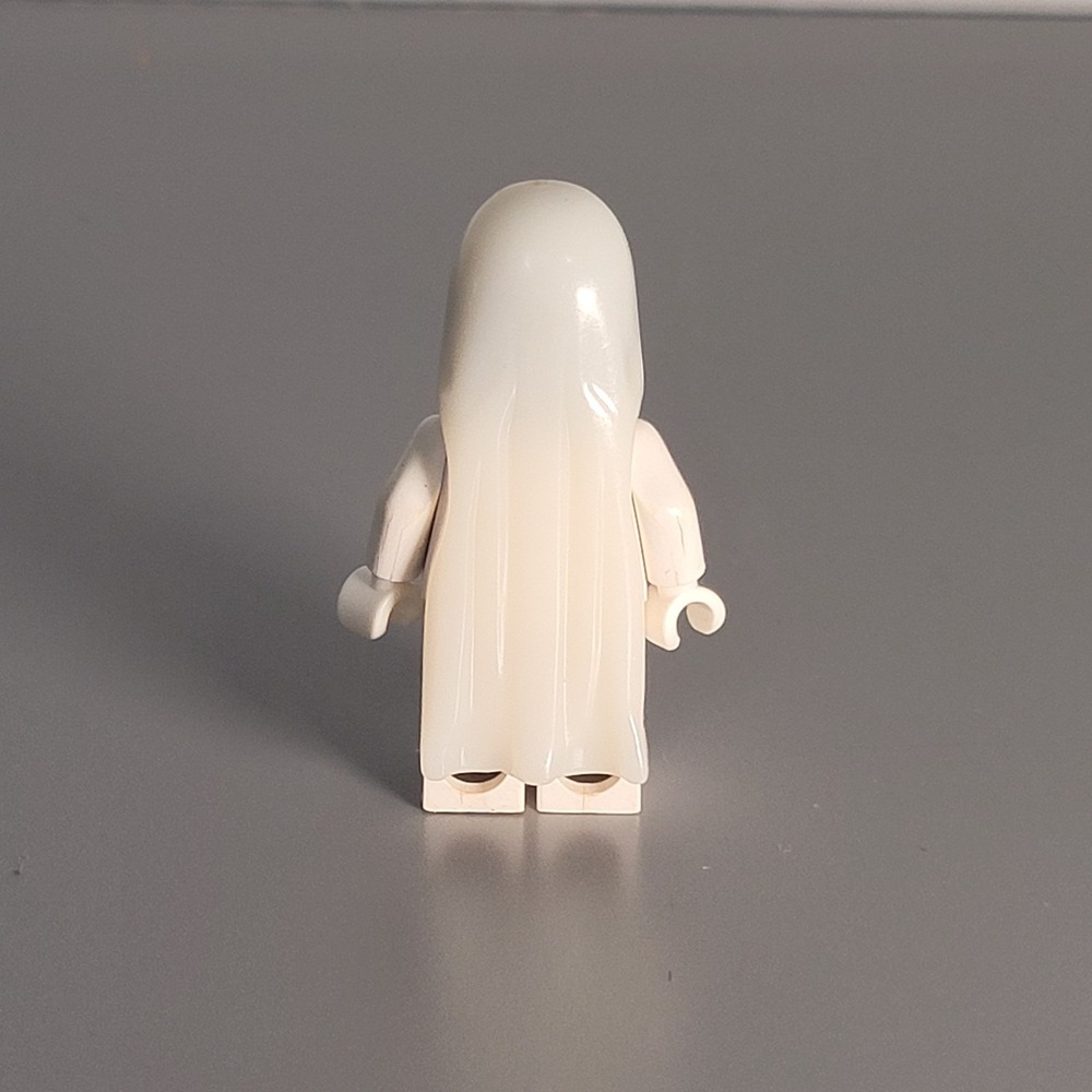 Vintage LEGO Glow in the Dark Ghost Minifigure with Smile Halloween 6617 - Picture 3 of 9